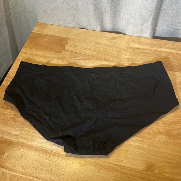 NWT 3 pair Victoria’s Secret 1 pair pink underwear - Picture 13 of 15